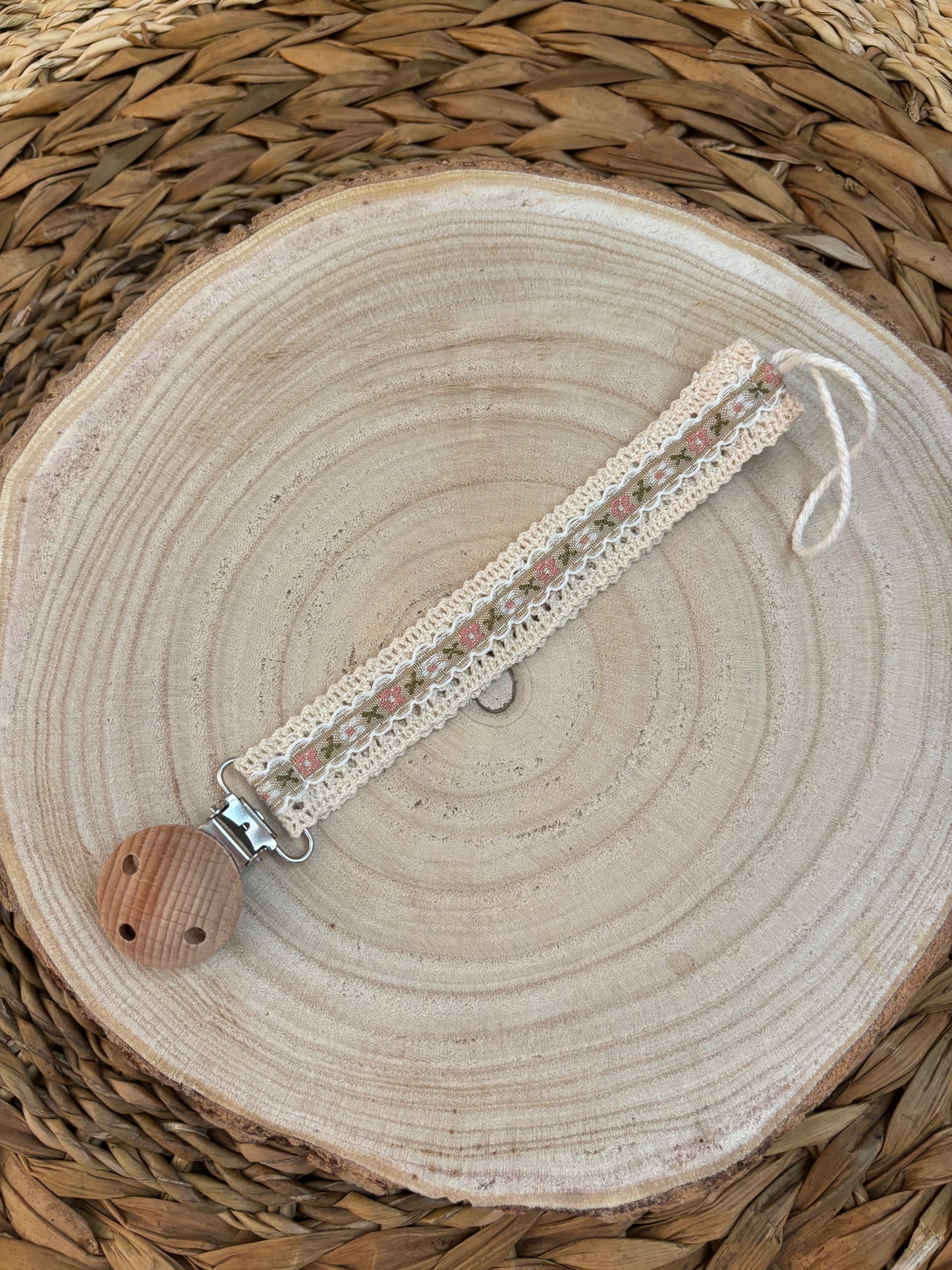 Attache-tétine en bois & ruban jacquard