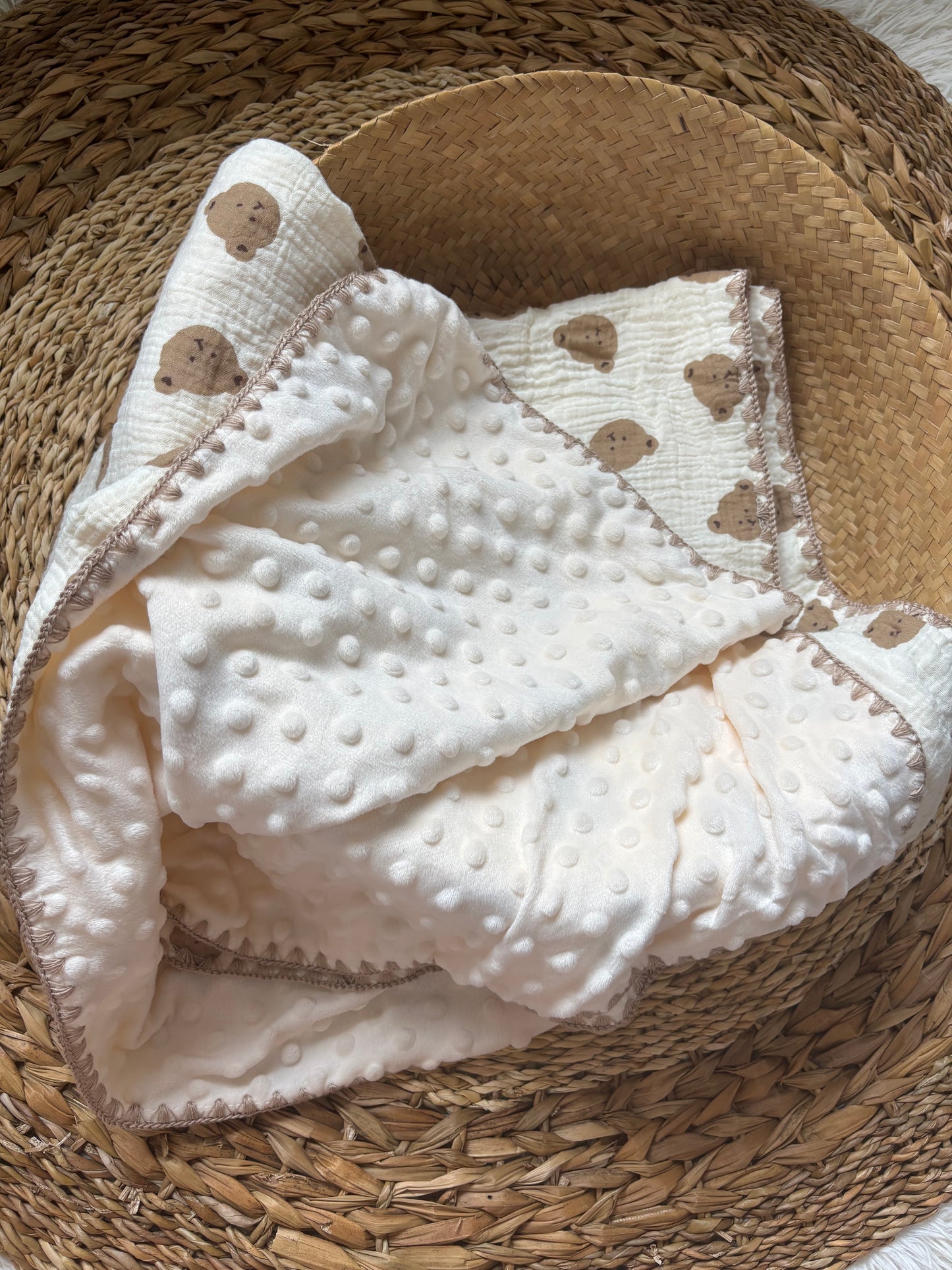 Couverture Nounours Douillet